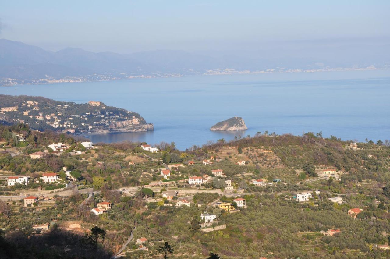 Una Spettacolare Vista Mare - Casa Con Jacuzzi Bergeggi Exterior photo